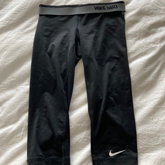 Nike pro dri fit capris - Picture 3 of 5